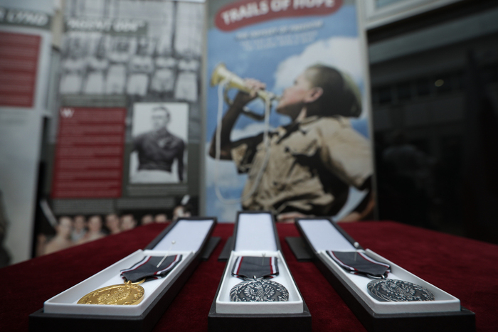 Uroczystość wręczenia medali Reipublicae Memoriae Meritum działaczom polonijnym i otwarcie wystawy „Szlaki Nadziei. Odyseja Wolności” – Londyn, 9 lipca 2024. Fot.2. Mikołaj Bujak (IPN)