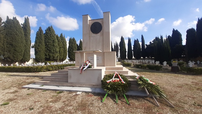 Prezentacja wystawy „Szlaki Nadziei. Odyseja Wolności” w Bari oraz upamiętnienie polskich żołnierzy w Casamassima – 6 listopada 2025. Fot.3. dr Mateusz Marek