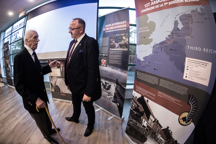 Dr hab. Karol Polejowski podczas otwarcia wystawy „Szlaki Nadziei. Odyseja Wolności” w Kanadzie – Mississauga 22 sierpnia 2022. Fot.8 Sławek Kasper (IPN)