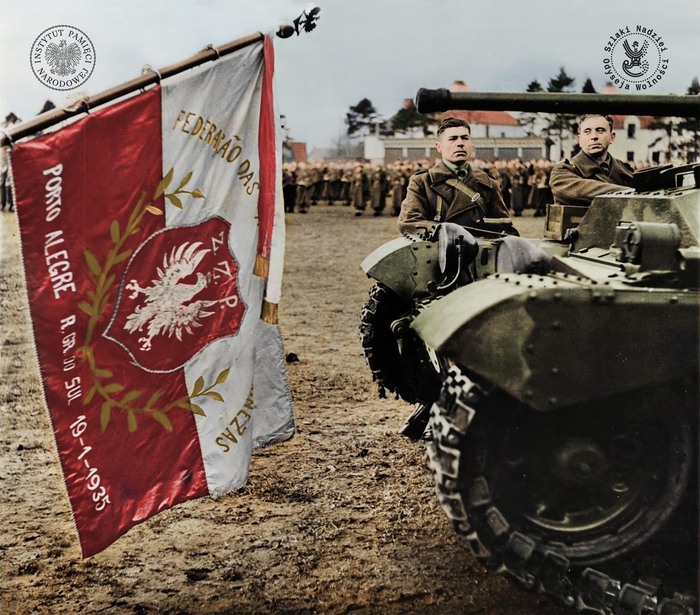 Ochotnicy z Ameryki Południowej w Polskich Siłach Zbrojnych podczas wizyty prezydenta RP Władysława Raczkiewicza, Szkocja, lata 1940–1944 (fot. AIPN)
