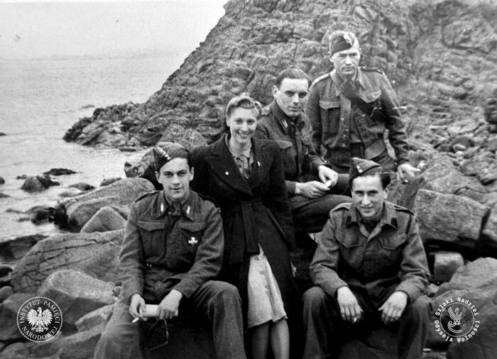 Na zdjęciu Dionizy Storożynski (pierwszy z lewej) w Szkocji lata 1941–1942 (fot. ze zbiorów Alexandra Storozynskiego)