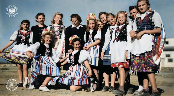 Polki w tradycyjnych strojach ludowych Santa Rosa Meksyk 1943 r.