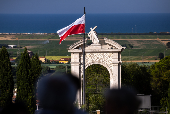 Uroczystości w hołdzie polskim bohaterom - wyzwolicielom Ankony. Polski Cmentarz Wojenny w Loreto. Fot.7 Sławek Kasper