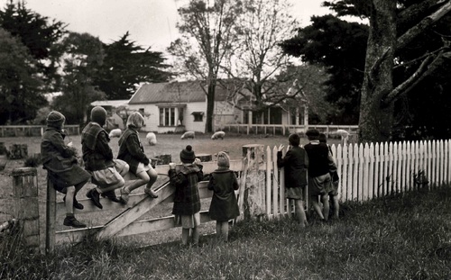 Camp for Polish children in Pathiatua, 1944 (photo: AIPN)